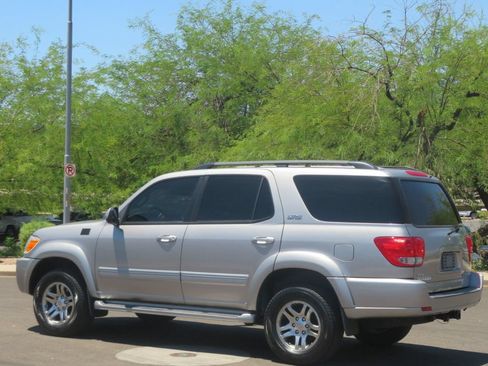 Used 2006 Toyota Sequoia SR5 AWD/4WD image 5