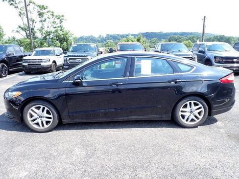Used 2016 Ford Fusion SE FWD image 2