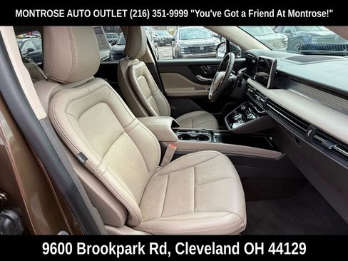 Used 2022 Lincoln Corsair AWD w/ Premium Package image 23