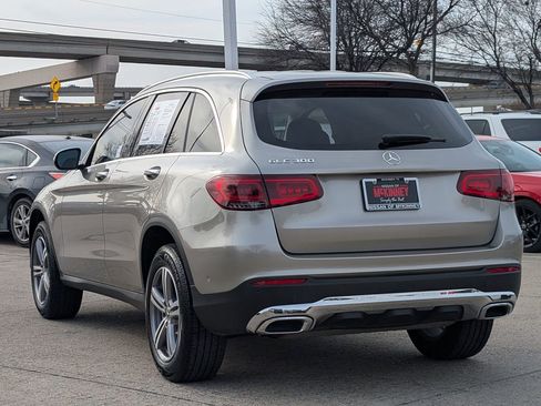 Used 2022 Mercedes-Benz GLC 300 w/ Premium Package Lite image 4
