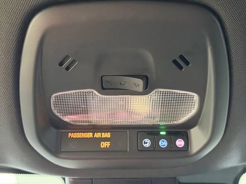 Used 2025 Chevrolet Trax RS w/ Driver Confidence Package FWD image 52