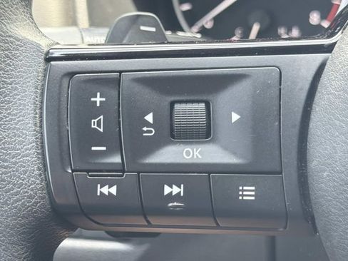 Used 2021 Nissan Rogue SV FWD image 26