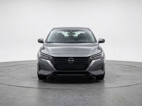 Used 2025 Nissan Sentra SV FWD image 2