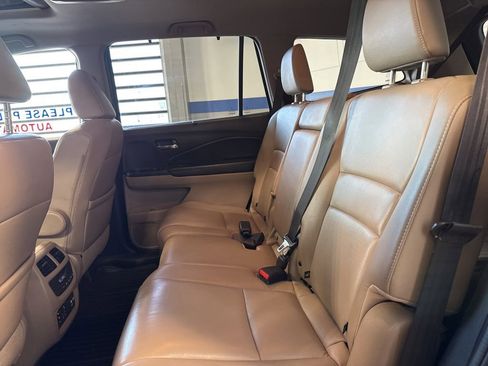 Used 2016 Honda Pilot Touring image 23