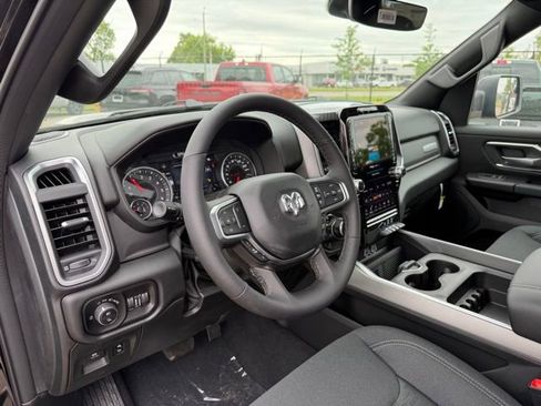 New 2026 RAM 1500 4x4 Crew Cab image 8