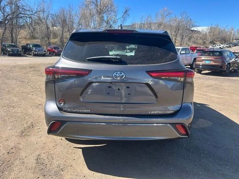 Used 2021 Toyota Highlander Limited image 4