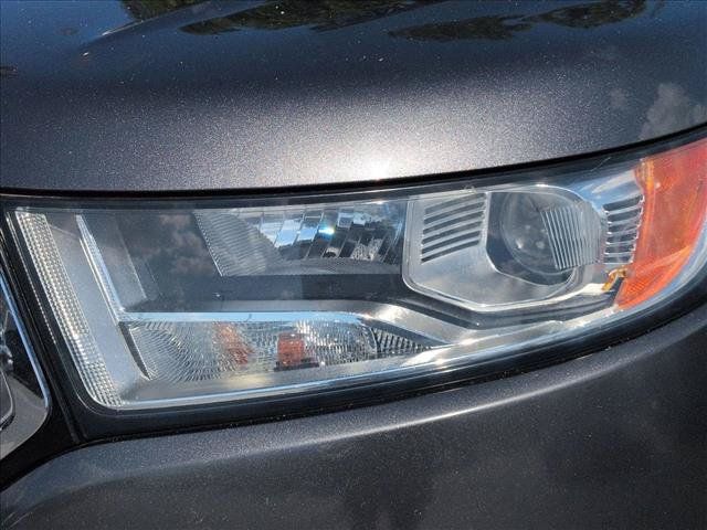 Used 2018 Ford Edge SEL FWD image 2