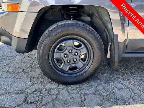 Used 2015 Jeep Patriot Sport w/ Power Value Group FWD image 8