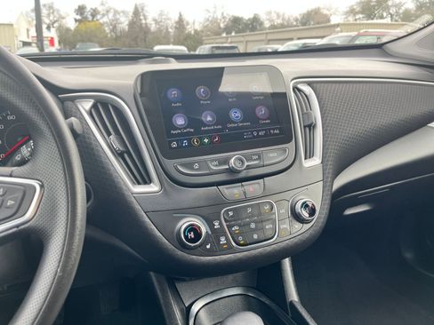 Used 2024 Chevrolet Malibu LT image 17