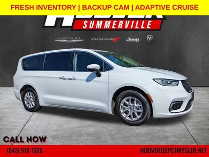 Used 2023 Chrysler Pacifica Touring-L