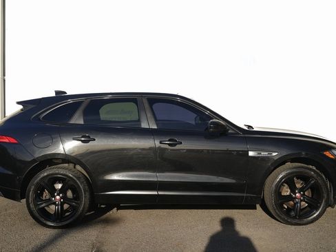 Used 2017 Jaguar F-PACE R-Sport image 7