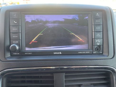 Used 2018 Dodge Grand Caravan SE w/ UConnect Hands-Free Group image 21