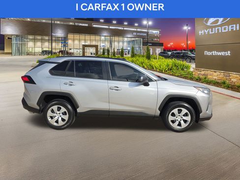 Used 2019 Toyota RAV4 LE image 6