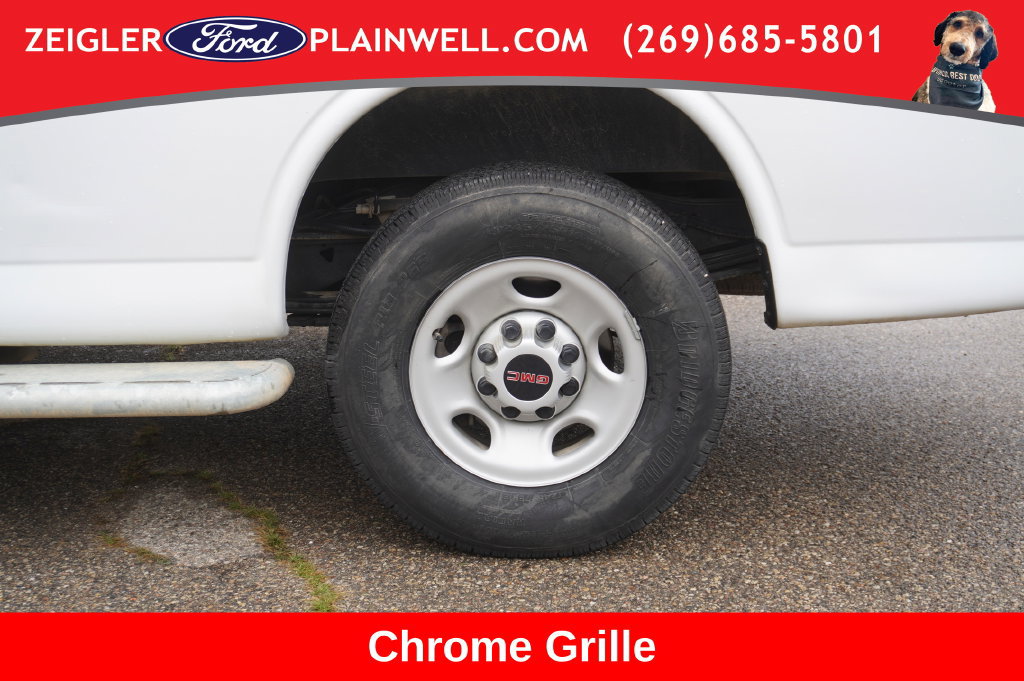 Used 2025 GMC Savana 2500 w/ Driver Convenience Package RWD image 9