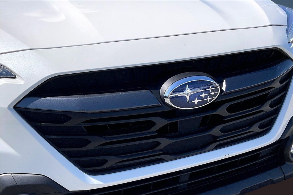 Used 2025 Subaru Outback Premium AWD/4WD image 37
