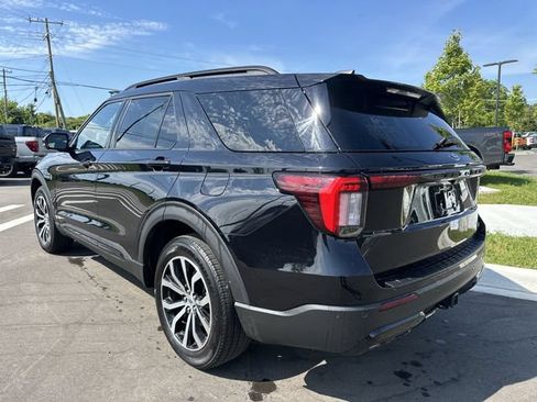 Certified 2025 Ford Explorer ST-Line AWD/4WD image 3