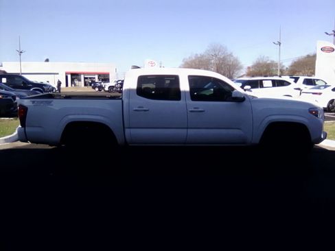Used 2023 Toyota Tacoma SR image 13