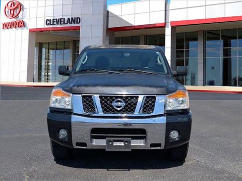 Used 2010 Nissan Titan SE w/ SE Value Truck Pkg RWD image 3