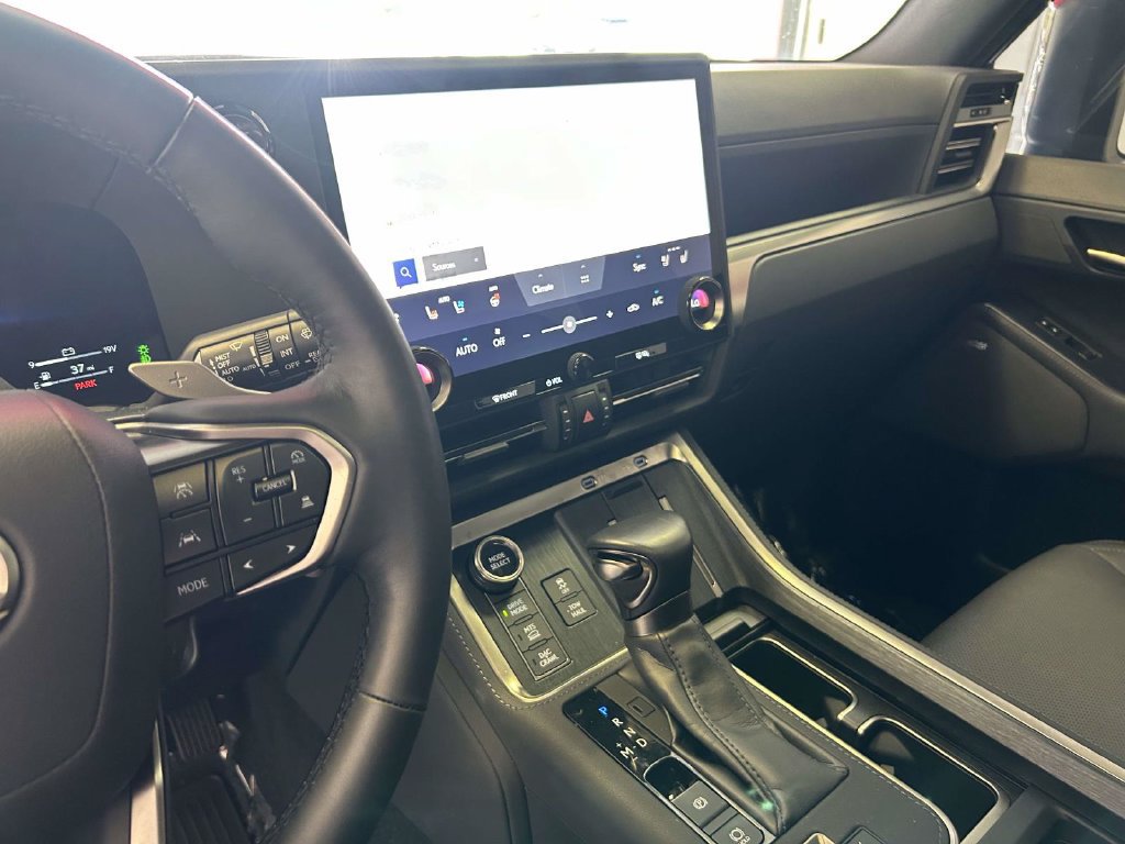 Used 2024 Lexus GX 550 AWD/4WD image 24