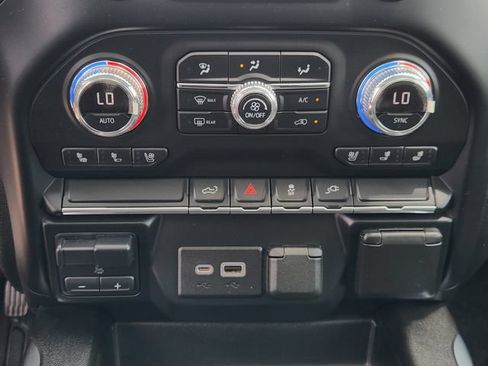 Used 2021 GMC Sierra 1500 SLT AWD/4WD image 17