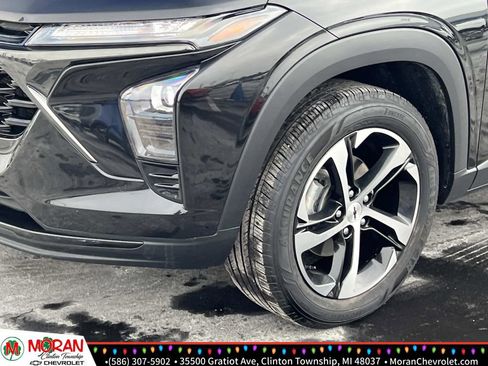 Certified 2024 Chevrolet Trax RS w/ Driver Confidence Package image 8