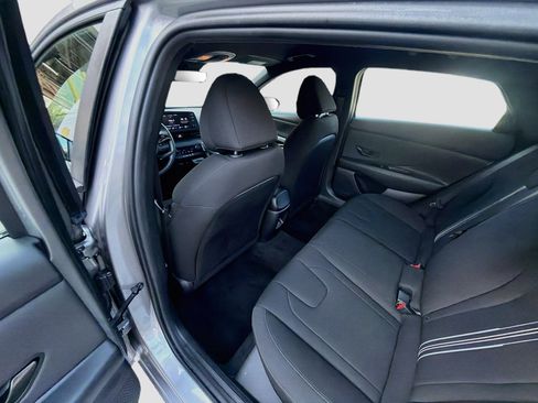 Used 2025 Hyundai Elantra Sport w/ Cargo Package FWD image 21