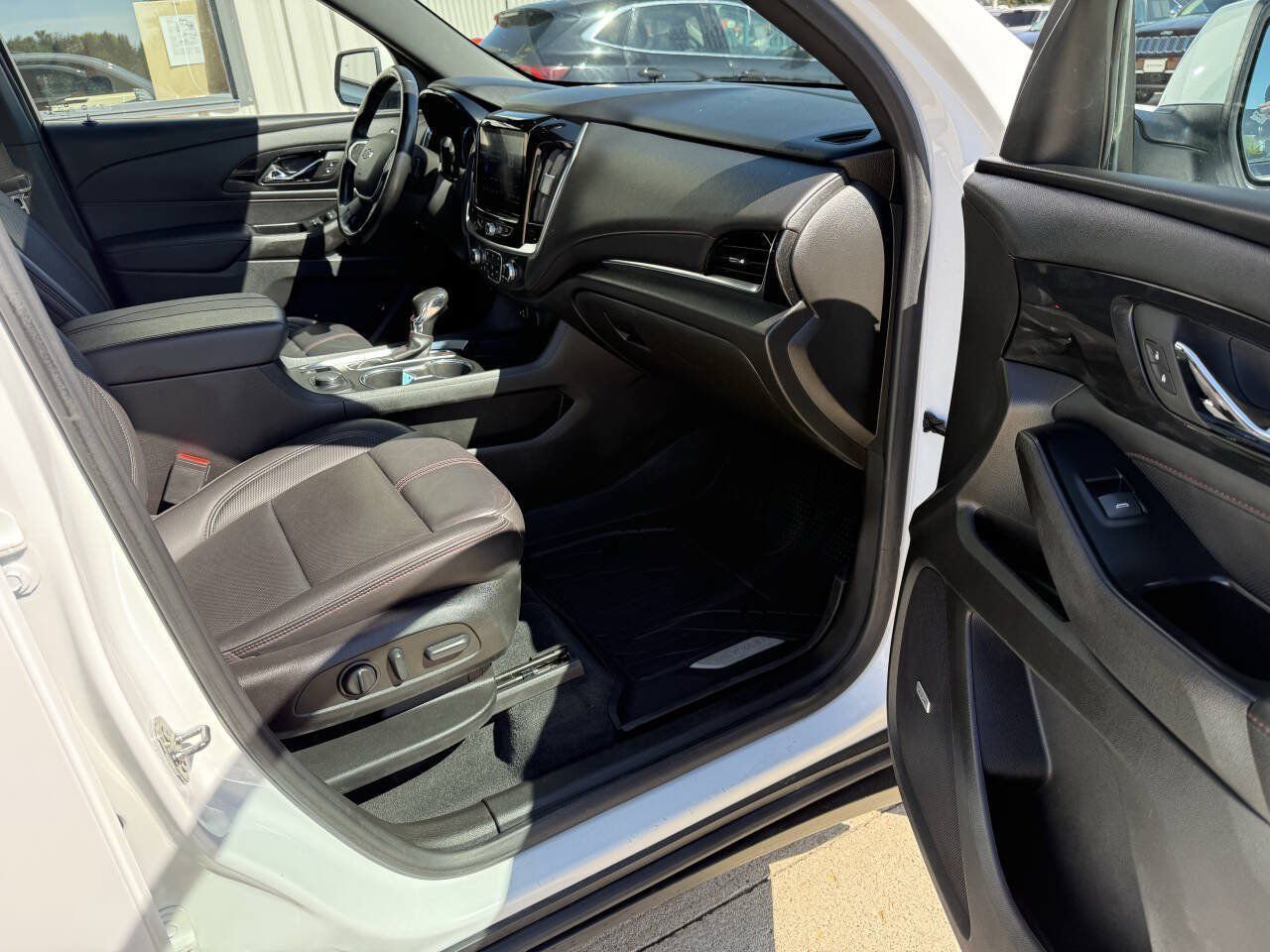Used 2022 Chevrolet Traverse RS AWD/4WD image 12