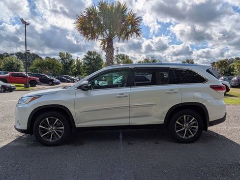 Used 2019 Toyota Highlander XLE AWD/4WD image 9