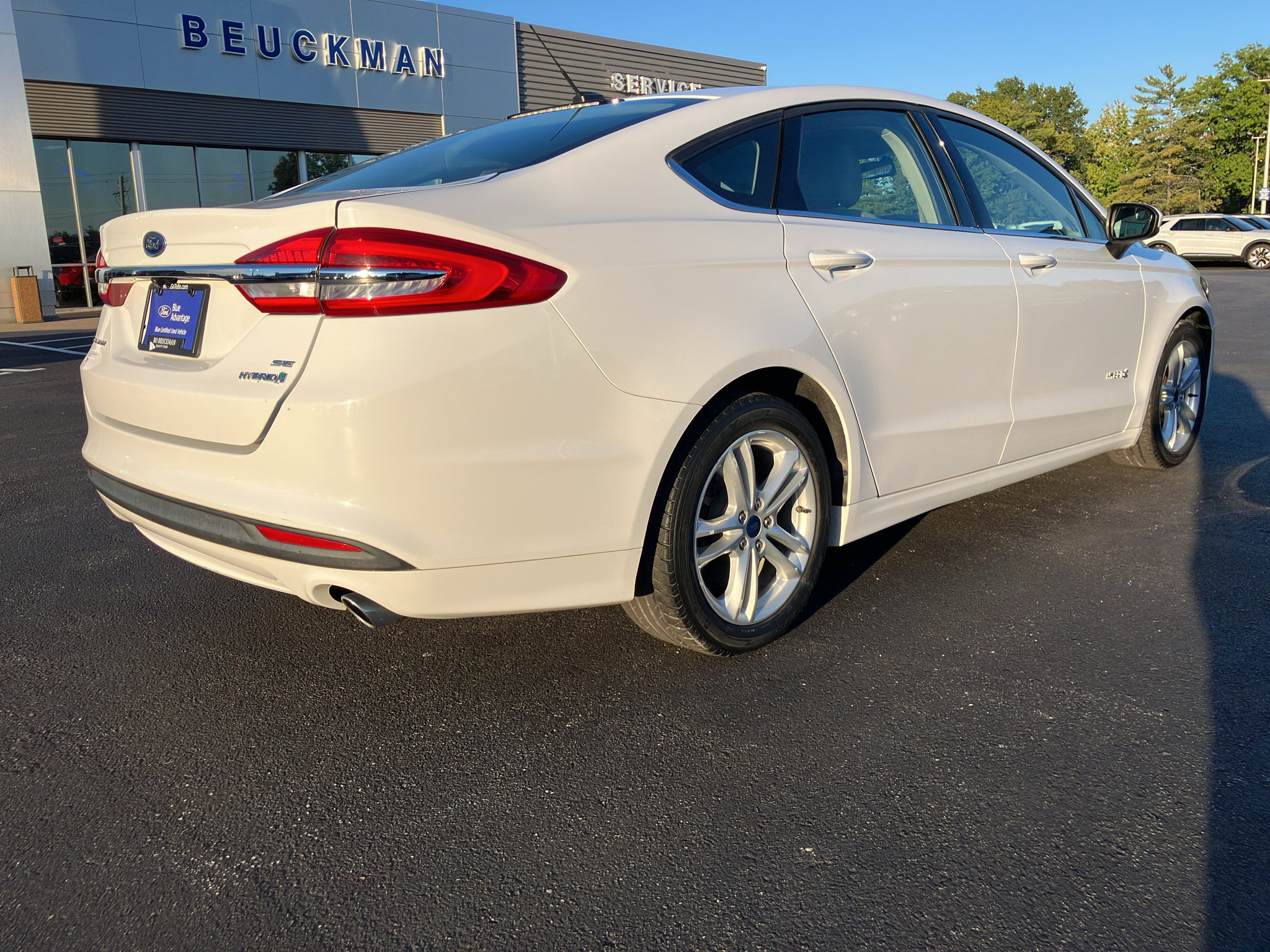 Used 2018 Ford Fusion SE FWD image 6