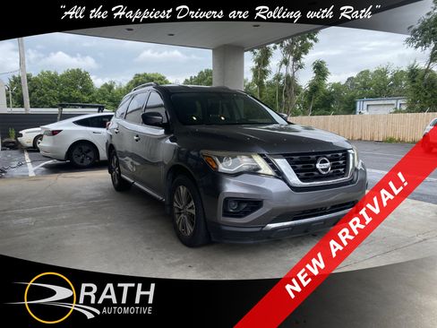 Used 2020 Nissan Pathfinder S FWD image 1