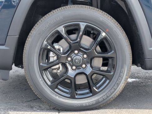 New 2026 Jeep Compass Latitude AWD/4WD image 13