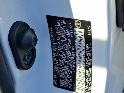 Used 2015 Toyota Camry XLE image 30