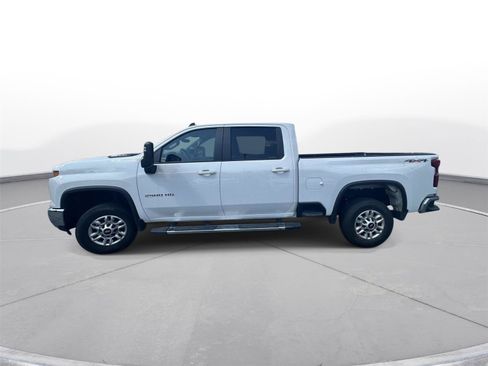 Used 2025 Chevrolet Silverado 2500 LT w/ Convenience Package AWD/4WD image 9