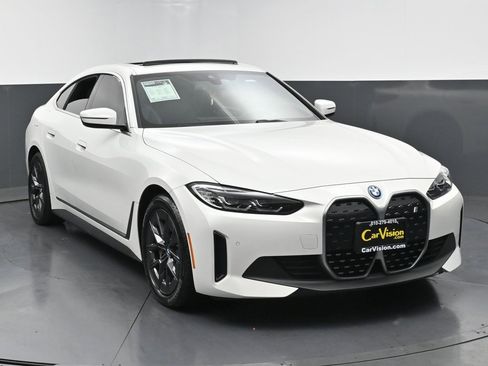 Used 2022 BMW i4 eDrive40 w/ Premium Package image 2