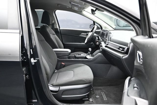 Used 2025 Kia Sportage LX FWD image 24