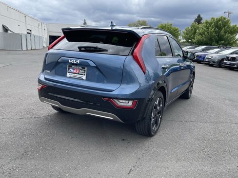 Used 2023 Kia Niro Wave FWD image 5
