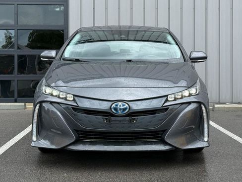 Used 2020 Toyota Prius Prime XLE FWD image 2