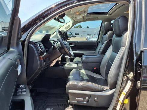 Used 2018 Toyota Tundra Limited w/ Limited Premium Package AWD/4WD image 17