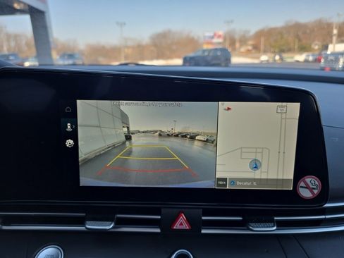 Used 2024 Hyundai Elantra SEL image 21