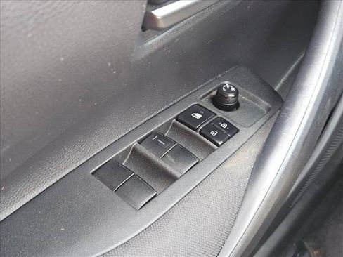 Used 2023 Toyota Corolla LE FWD image 10