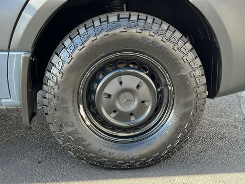 Used 2019 Mercedes-Benz Sprinter 144 image 11