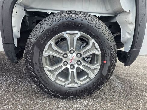 New 2026 GMC Sierra 1500 SLE AWD/4WD image 40