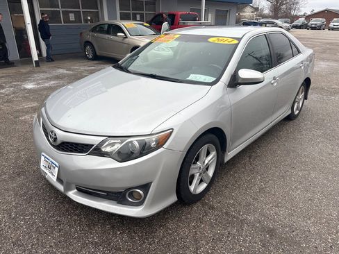 Used 2014 Toyota Camry SE image 5