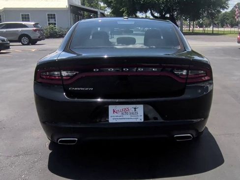 Used 2021 Dodge Charger SXT RWD image 7