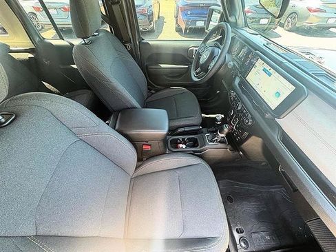 Used 2024 Jeep Wrangler Unlimited Sport AWD/4WD image 39