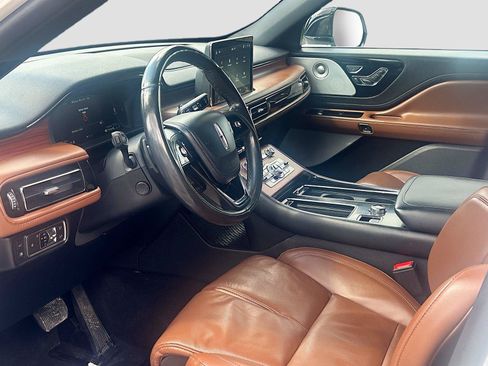 Used 2022 Lincoln Aviator Grand Touring w/ Equipment Group 301A AWD/4WD image 19