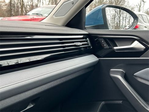 Certified 2025 Volkswagen Jetta SEL image 19