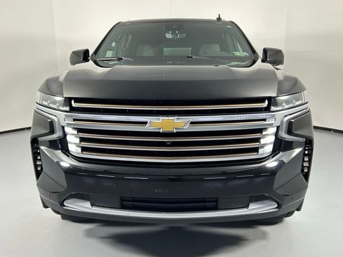 Used 2023 Chevrolet Suburban High Country w/ Premium Package image 2