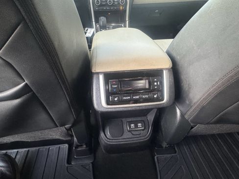 Used 2019 Subaru Ascent Limited w/ Popular Package #3 image 17