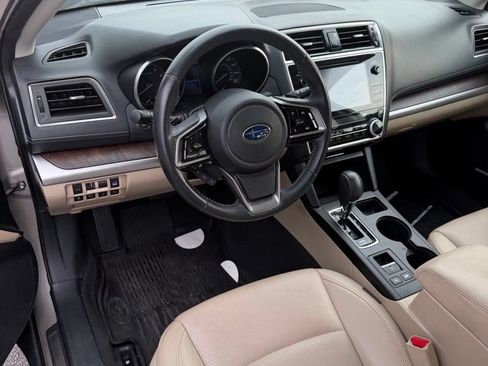 Used 2018 Subaru Outback 3.6R Limited AWD/4WD image 7